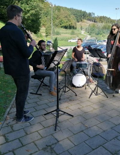 received_2107062836269625 (1)